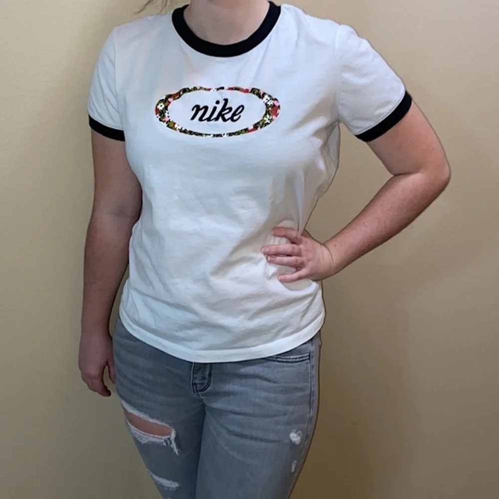 Women’s Nike Embroidered Floral Femme Graphic Ringer Short-Sleeve Tee. Sz L